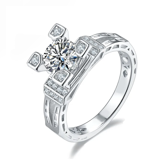 Round Cut Moissanite Ring