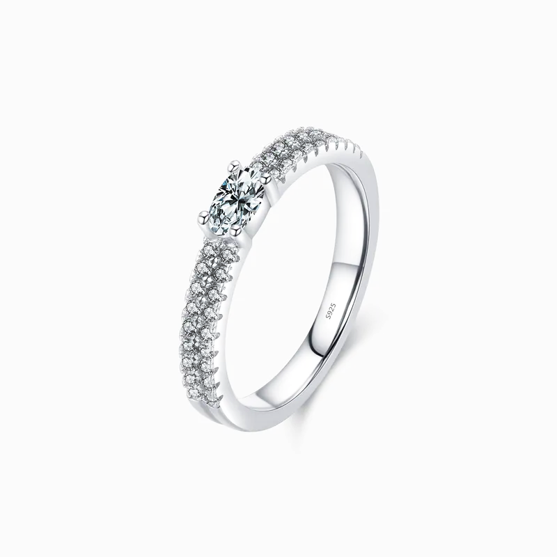 Promise Ring With Brilliant Cut