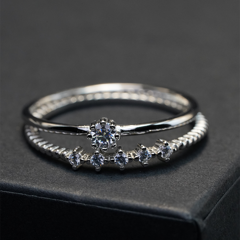 Round-Cut Moissanite Band Ring Set